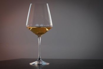 Calice vino bianco invecchiato