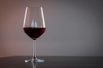 Calice vino rosso giovane