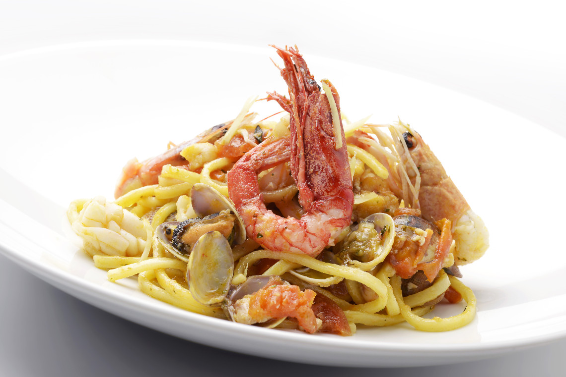 Pasta dish Spaghetti with ginger and sea delights